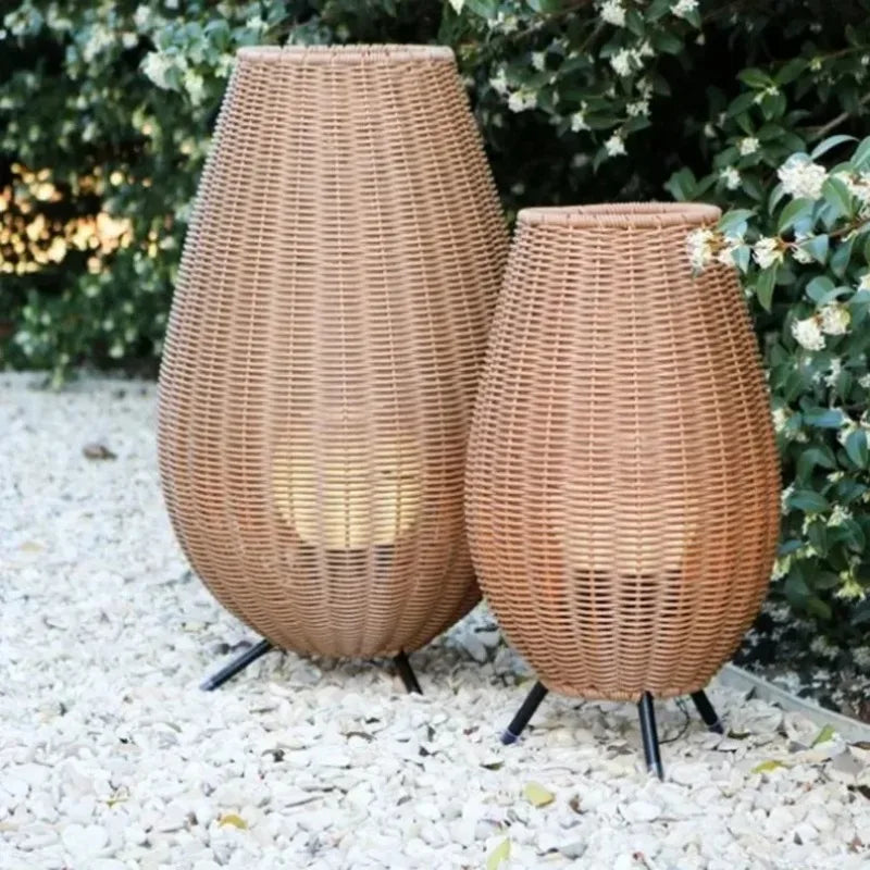 Lampadaire en rotin tressé en forme d'œuf, lampes à poser assorties