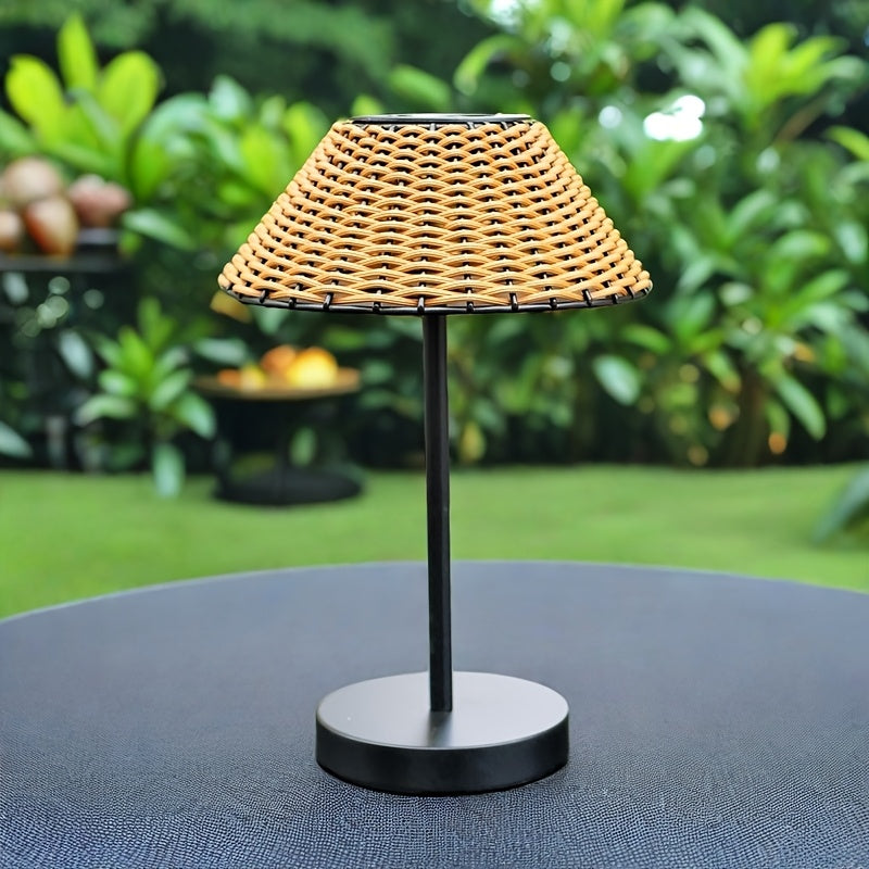 Lampe de table solaire à abat-jour tressé effet rotin, 31,5 cm