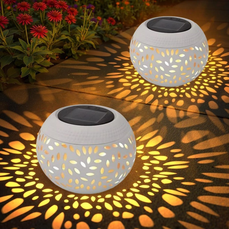 Lampe solaire d'extérieur boule en fer ajouré de feuilles, IP65