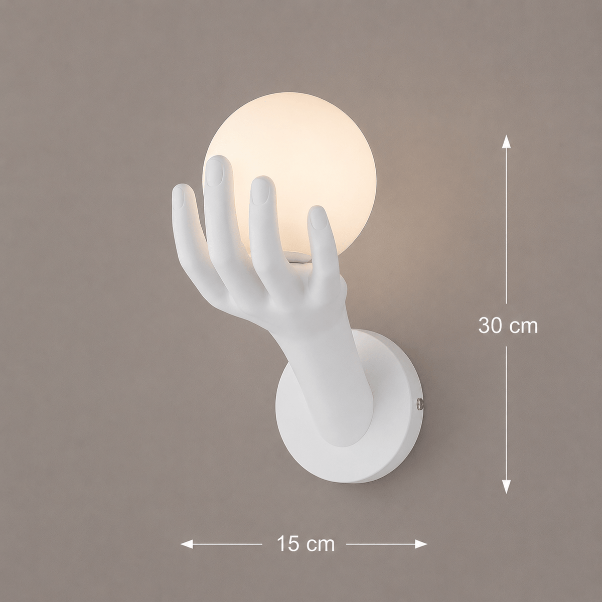 Applique murale main blanche tenant un globe, douille E27
