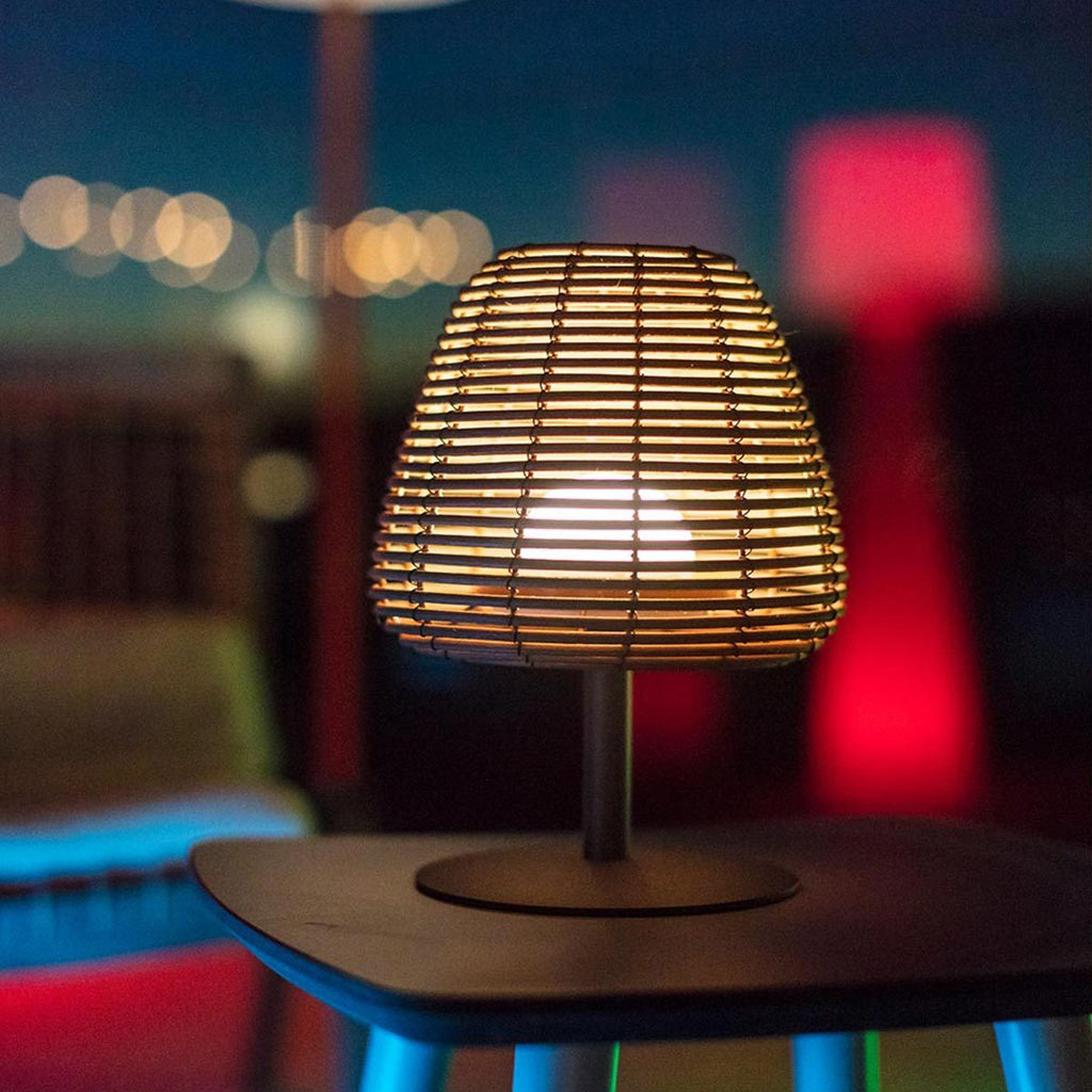 Lampe de table d'extérieur sans fil en aluminium, sept modèles