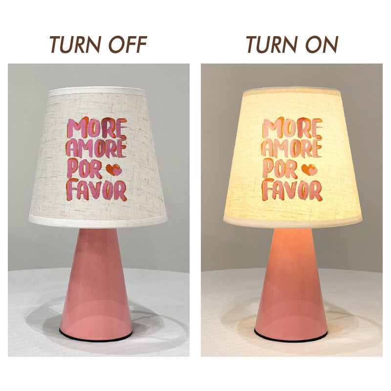 Lampe de chevet rose à inscription More Amore Por Favor, USB