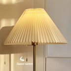 Lampe sur pied à abat-jour plissé crème et chaînette dorée, 160 cm