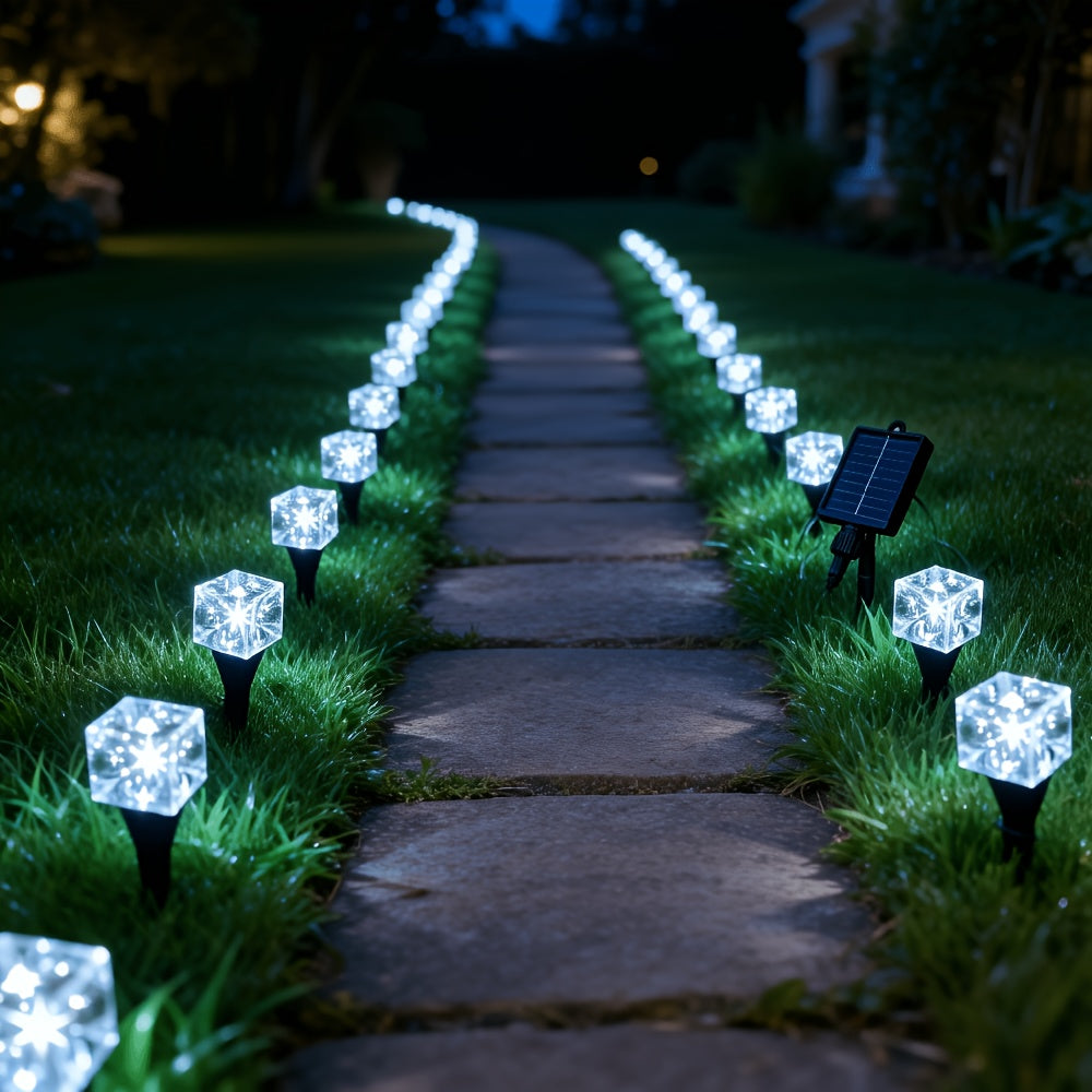 Guirlande solaire cubes effet glaçon sur piquets, 20 ou 30 LED