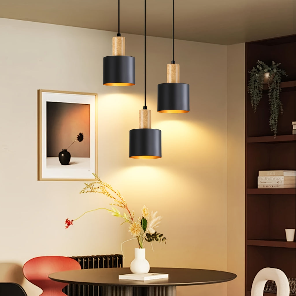 Suspension 3 abat-jour noirs à col effet bois, intérieur doré
