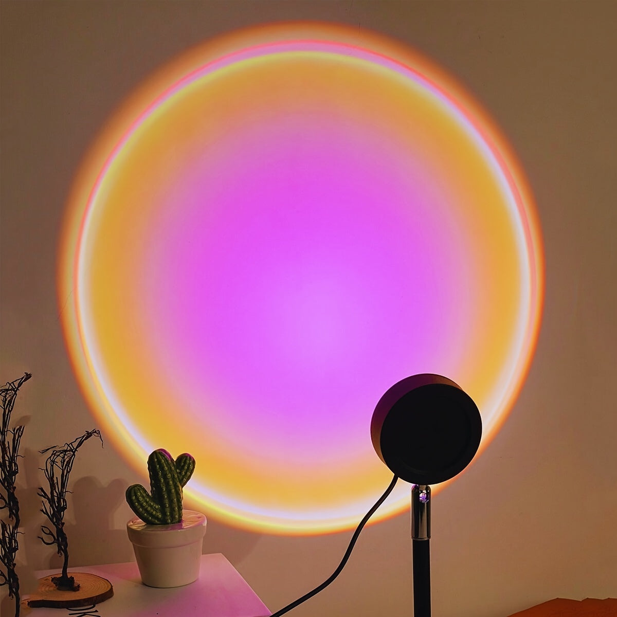 Une lampe de projection coucher de soleil colorée