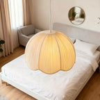 Abat-jour dôme en tissu plissé crème à bord festonné, Ø 39 cm