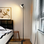 Lampe de sol LED noire orientable, hauteur réglable de 45 à 145 cm