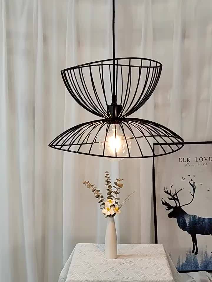 Suspension cage en fil de métal noir en forme de nœud, Ø 40 cm