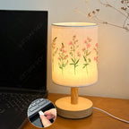 Lampe de chevet USB à abat-jour fleuri et pied effet bois clair