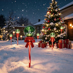 Boule de Noël solaire sur piquet, lumière colorée et clignotante