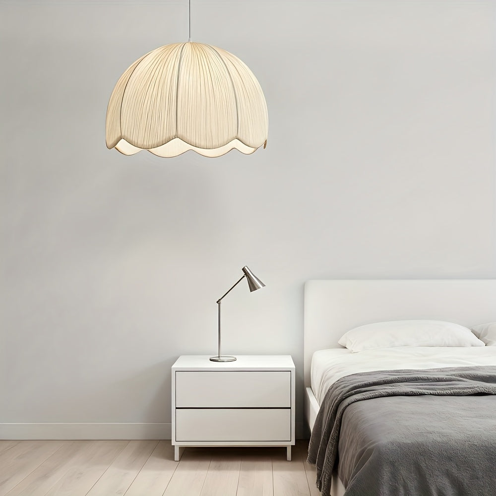 Abat-jour dôme en tissu plissé crème à bord festonné, Ø 39 cm