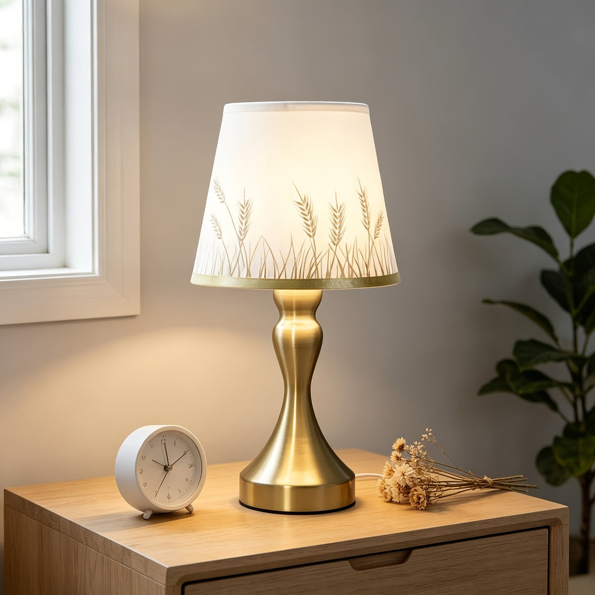 Lampe de chevet pied doré galbé, abat-jour imprimé épis de blé