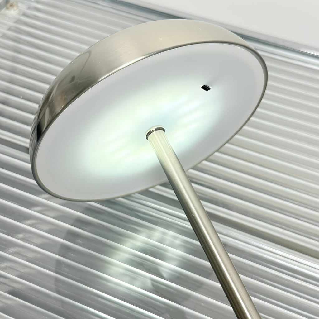 Petite lampe champignon sans fil en métal, cinq coloris au choix