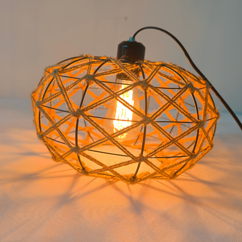 Abat-jour boule en corde de jute sur cage noire, Ø 30 x H 21 cm