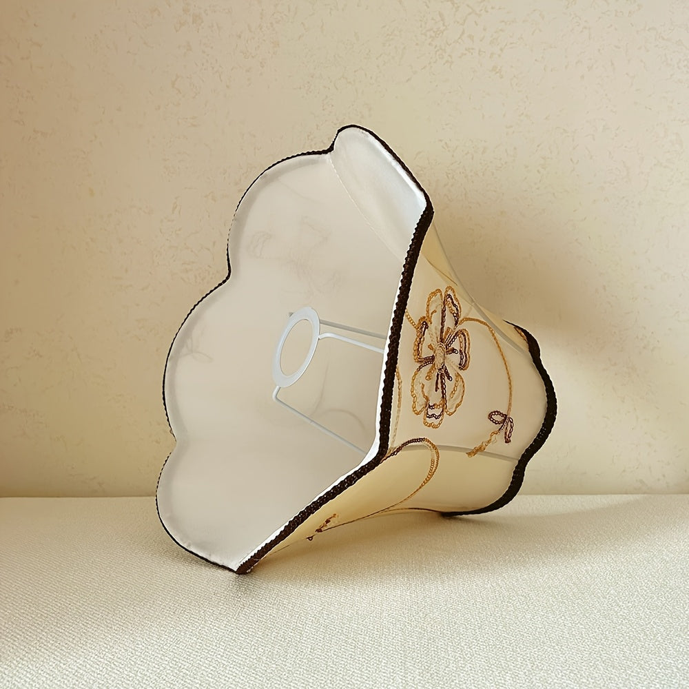 Abat-jour cloche festonné crème à fleurs brodées, Ø 30 cm