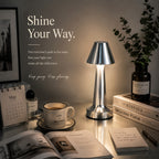 Petite lampe sans fil à chapeau conique en métal doré, 20,5 cm