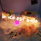 Enseigne néon LED « La vie est belle » blanc chaud et cœur rose