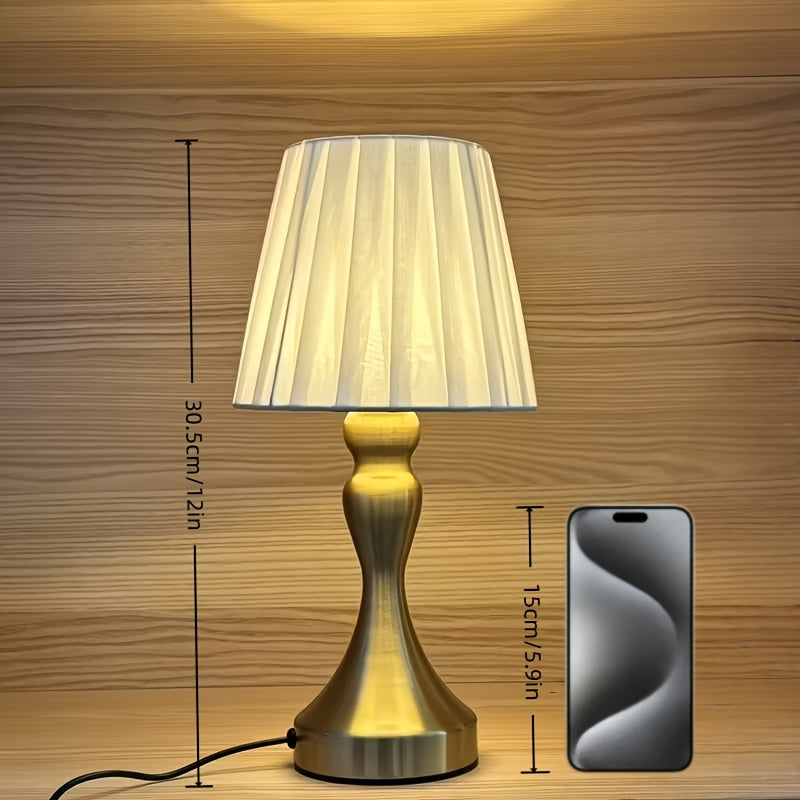 Lampe de chevet rétro au pied balustre doré, tissu plissé blanc, USB