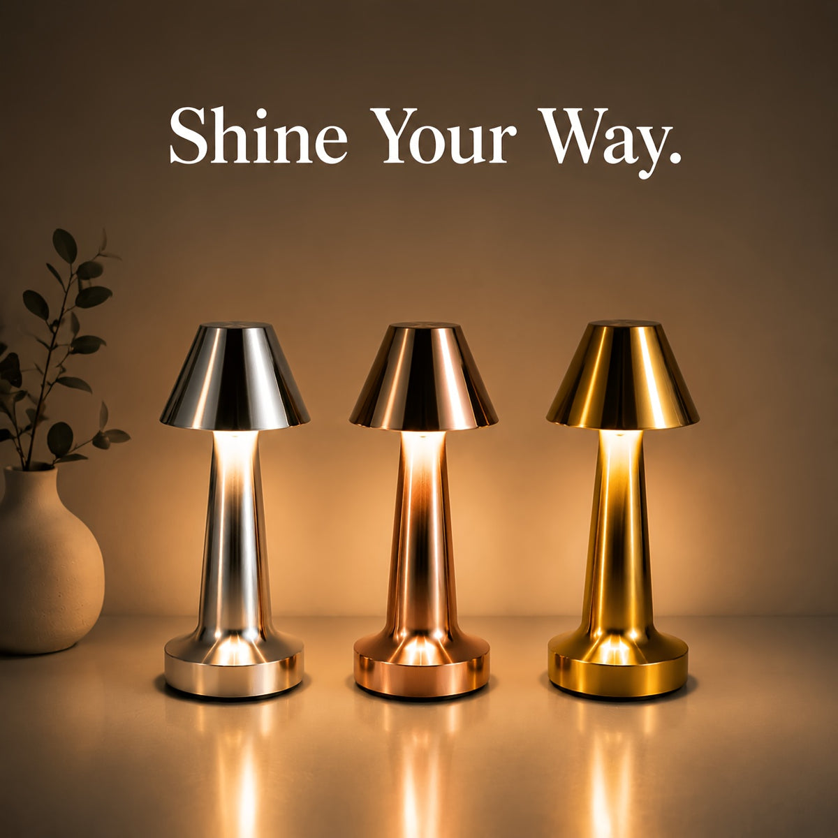 Petite lampe sans fil à chapeau conique en métal doré, 20,5 cm