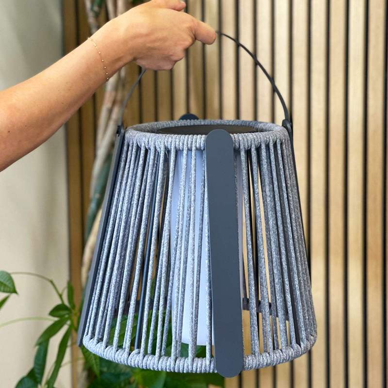 Lampadaire solaire déporté 176 cm à lanterne détachable, télécommande