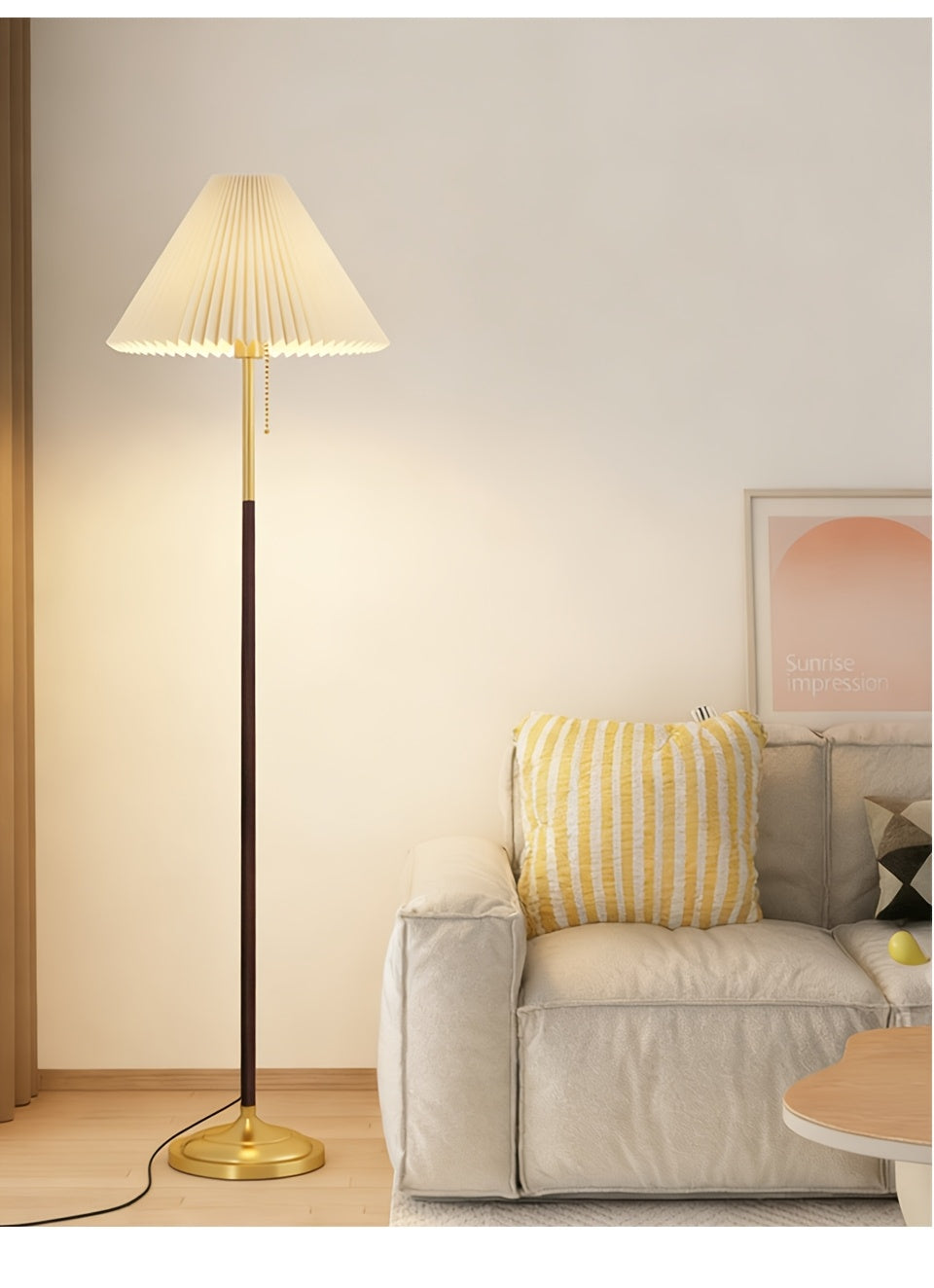 Lampadaire rétro à abat-jour plissé et finitions dorées, 160 cm
