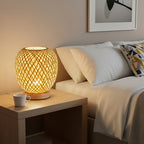 Lampe de chevet en bambou tressé sur socle bois, petit format 16 cm