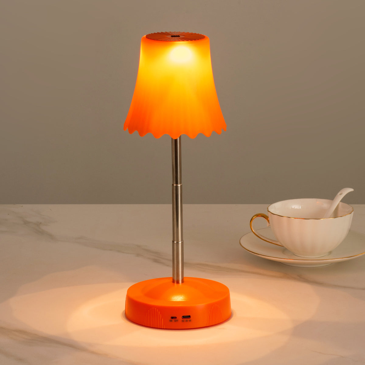 Lampe sans fil gestuelle à tige télescopique