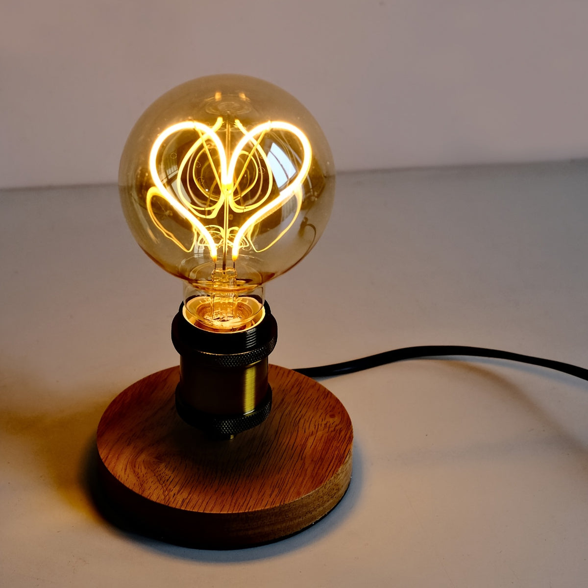 Ampoule LED filament en forme de cœur G95, culot E27, rétro