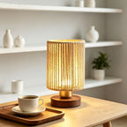 Petite lampe de chevet à cordelette tressée ajourée, socle en bois