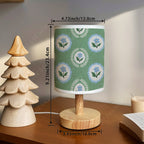 Lampe de chevet USB à médaillons de fleurs bleues sur fond vert