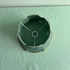 Abat-jour à bord ondulé vert-de-gris et galon doré, Ø 33 cm