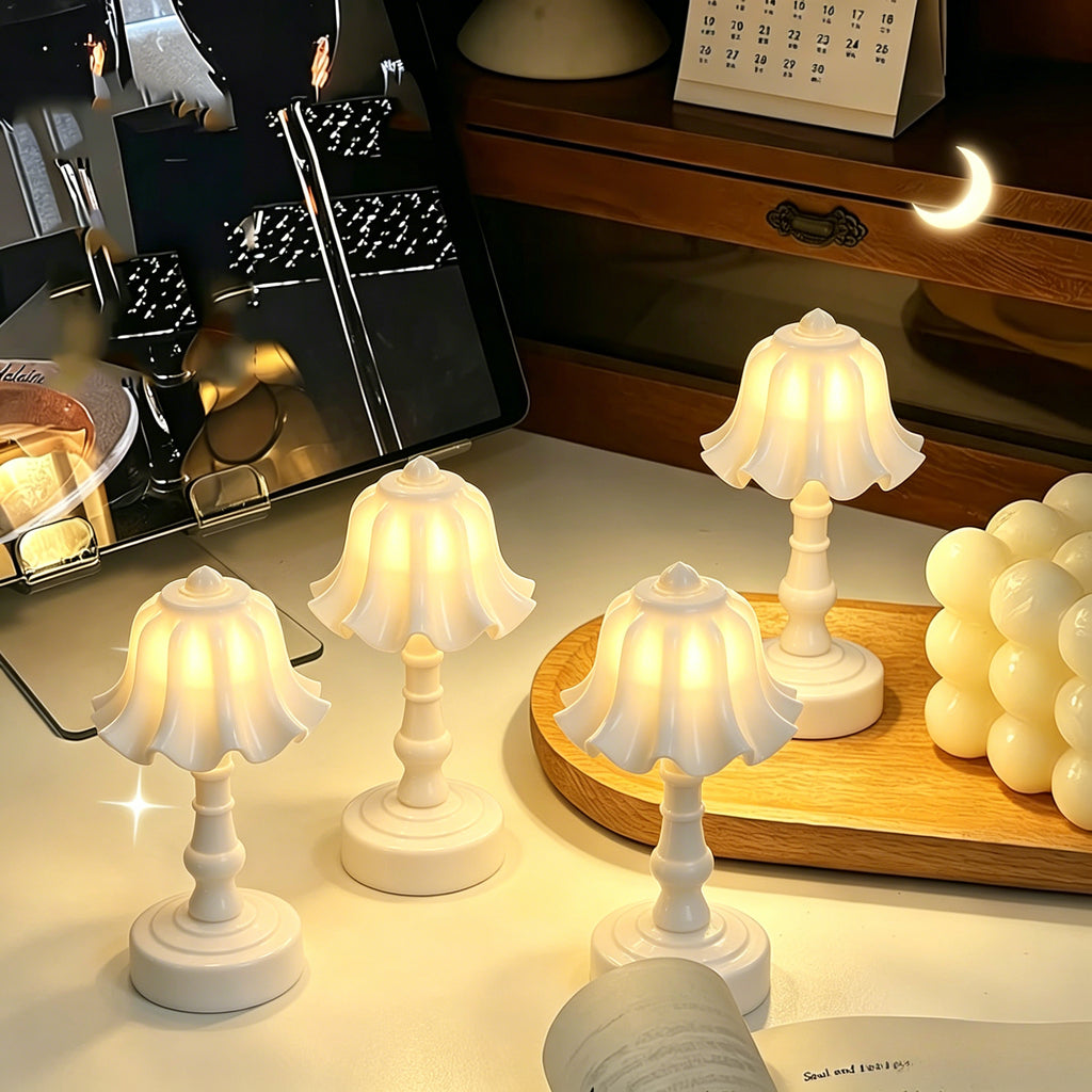 Mini lampe de table 14 cm à piles, abat-jour cloche, lotus ou pagode