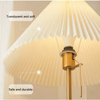 Lampe sur pied à abat-jour plissé crème et chaînette dorée, 160 cm