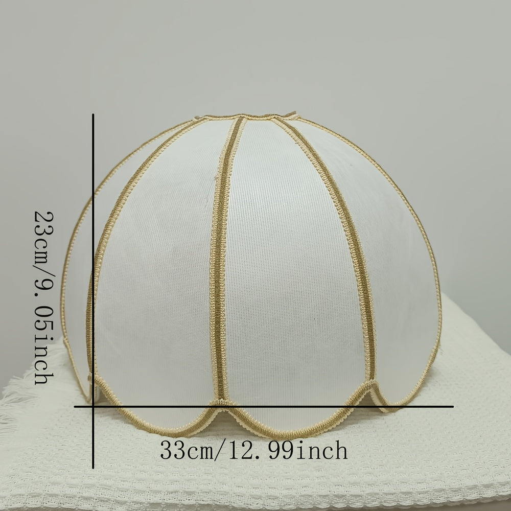 Abat-jour à pétales en tissu blanc et galon doré, Ø 33 x H 23 cm