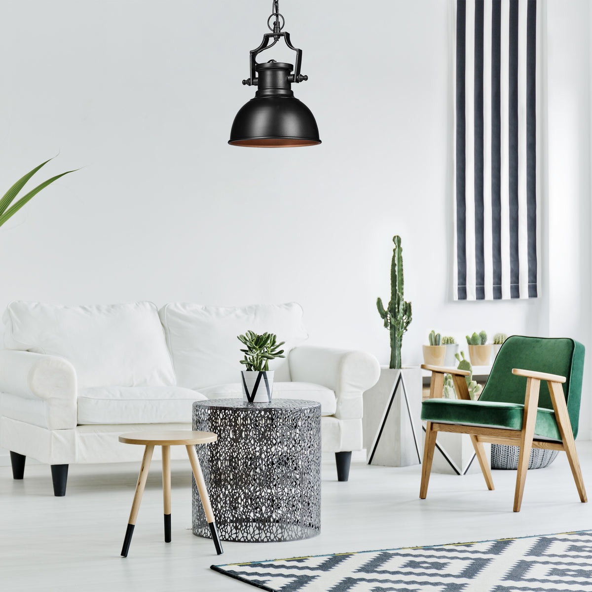 Suspension noire sur chaîne, dôme Ø 21 cm à intérieur cuivré