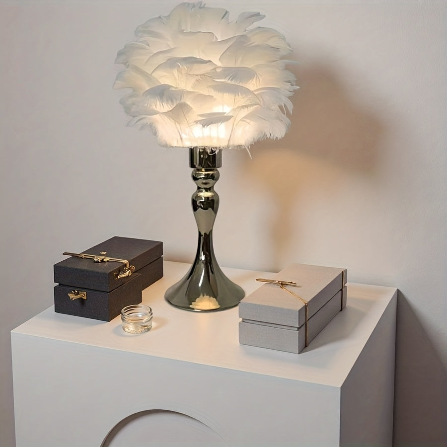 Lampe de chevet à plumes blanches sur pied doré, trois teintes