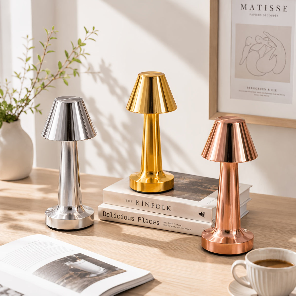 Petite lampe sans fil à chapeau conique en métal doré, 20,5 cm
