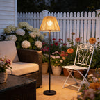 Lampadaire solaire effet rotin à trois hauteurs pour terrasse