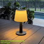 Lampe de table solaire à abat-jour blanc nervuré, 3 intensités