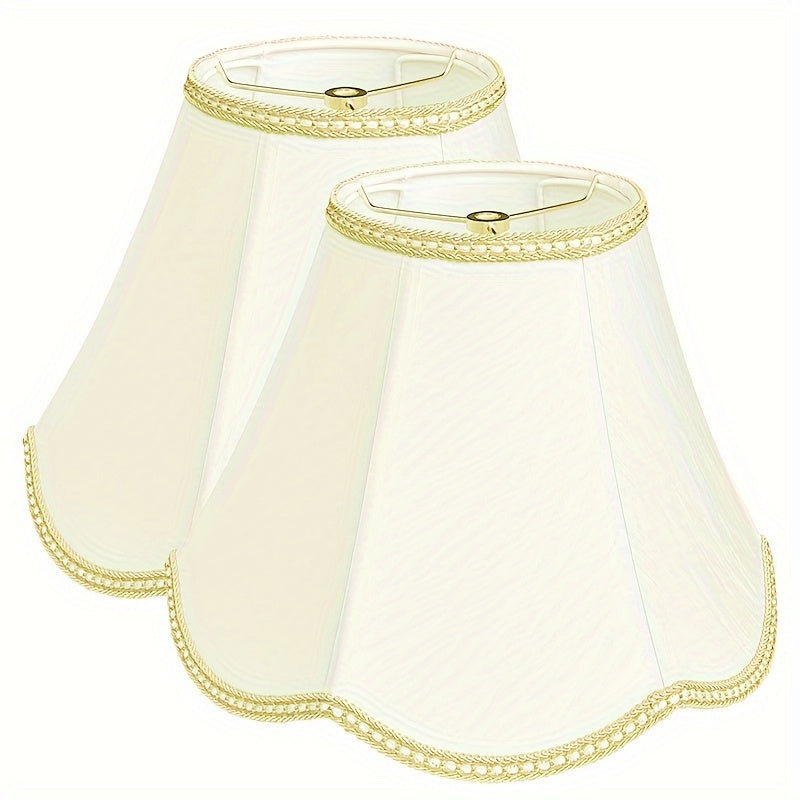Abat-jour cloche festonné blanc à galon doré, Ø 33 x H 23,5 cm