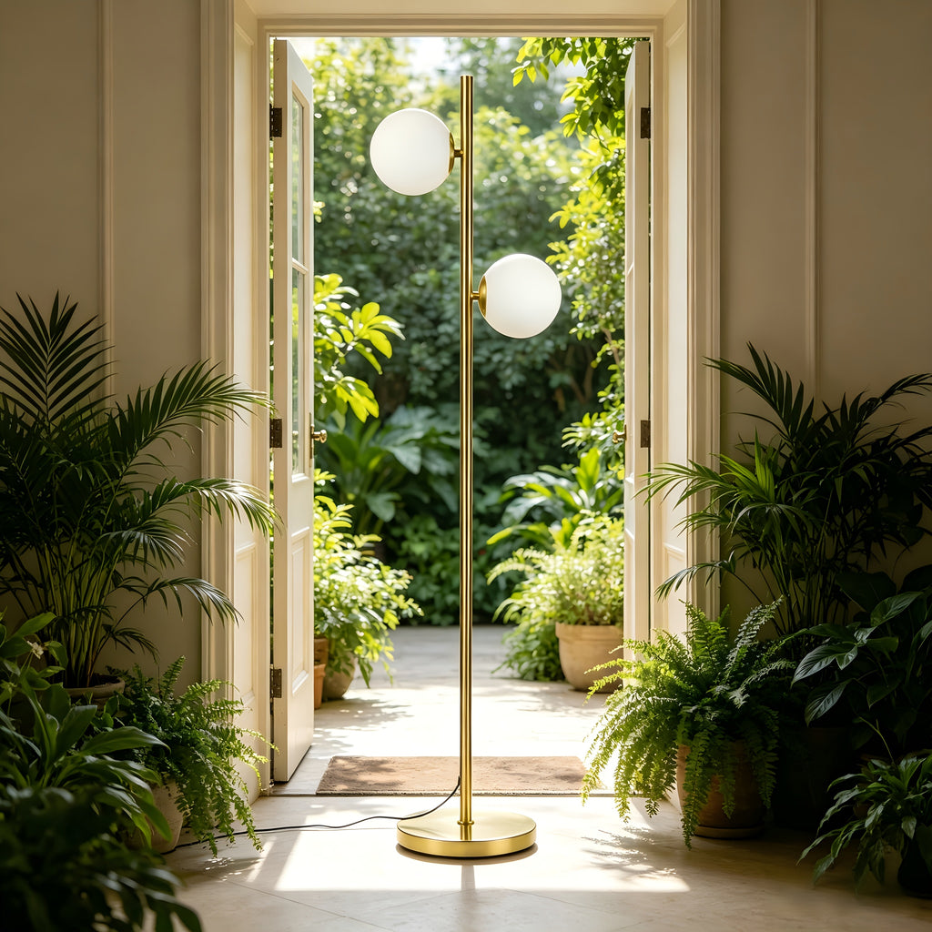 Lampadaire à deux sphères opalines sur tige dorée pour entrée, 166 cm