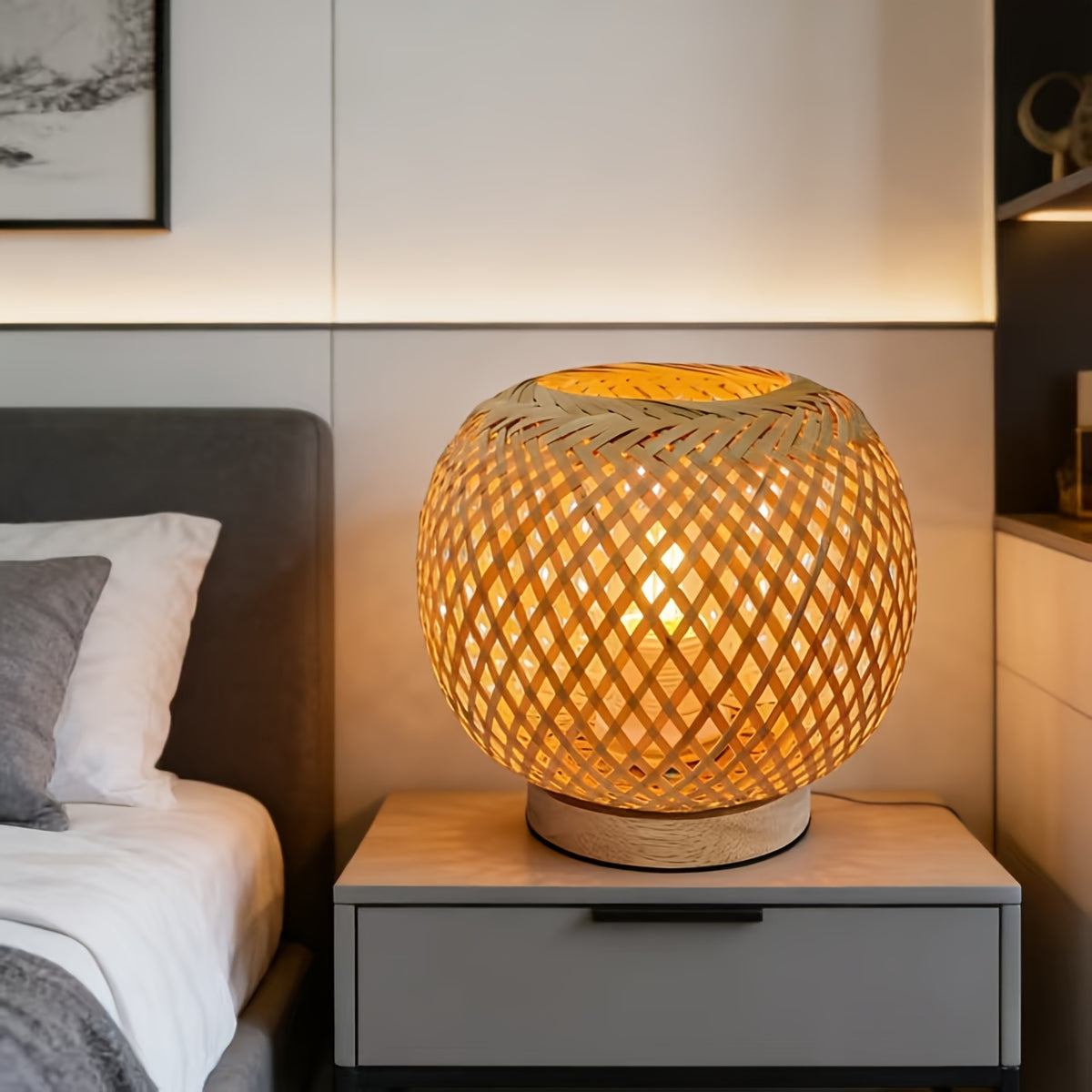 Lampe de chevet boule en bambou tressé ajouré