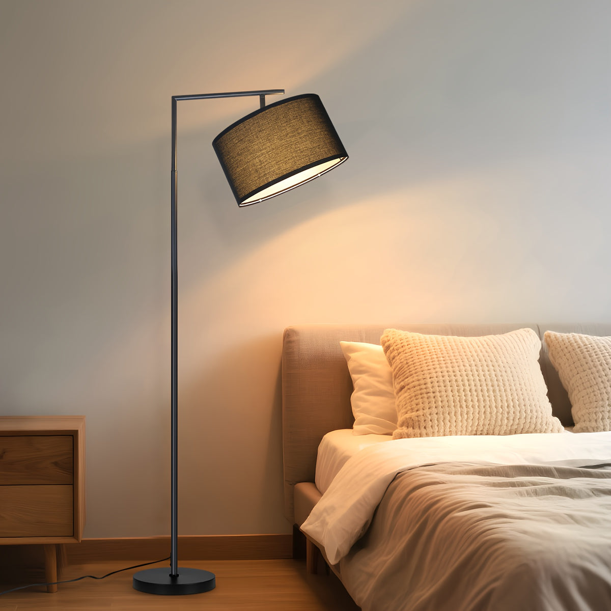 Lampadaire à bras coudé et abat-jour haut de 19 cm, noir ou beige