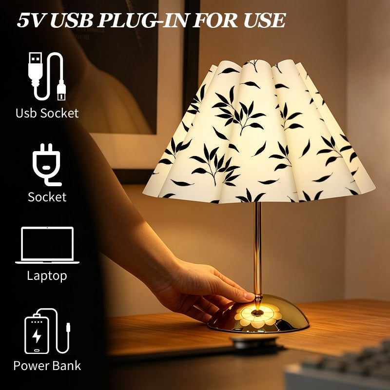 Lampe de chevet abat-jour plissé à feuillage noir, pied doré en dôme
